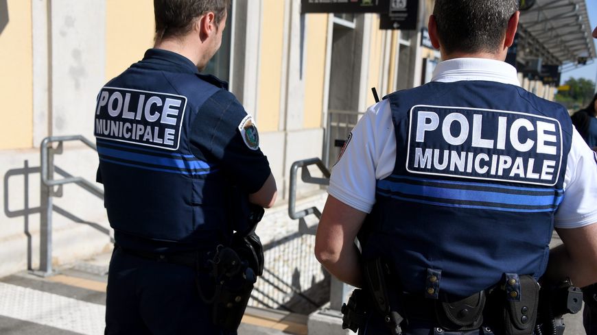 POLICE MUNICIPALE